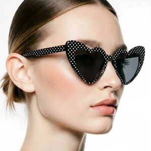 🆕️🖤POLKA DOT HEART SUNGLASSES🖤